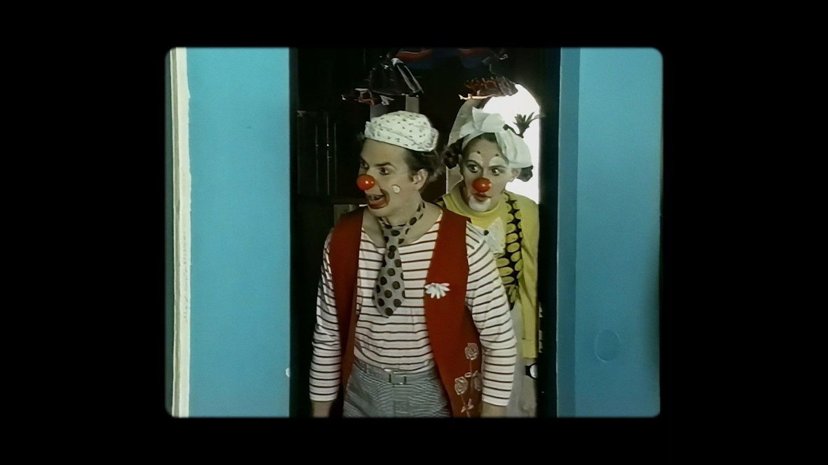 F 3 My Family And Other Clowns 1F2Ad6B1A1 Big 16 9