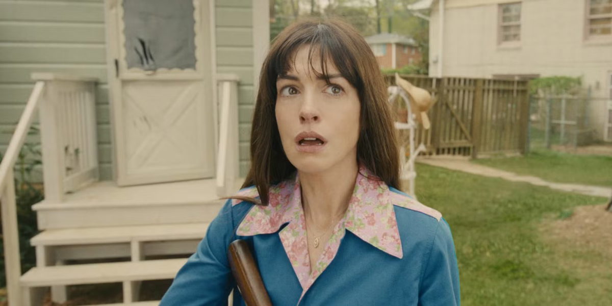 End Of Oak Street Anne Hathaway