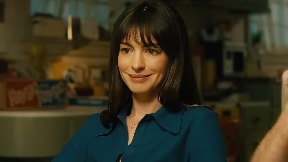 Anne Hathaway The End Of Oak Street 1