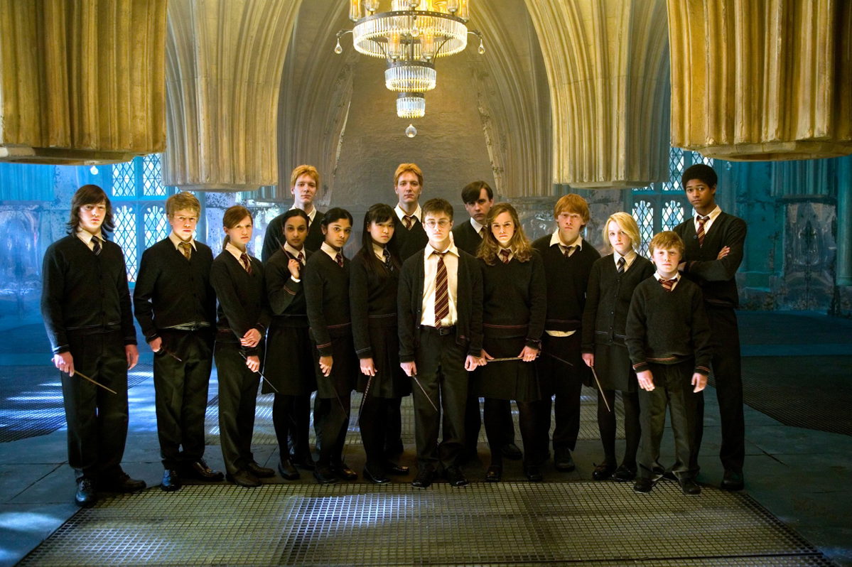 Harry Potter W B F5 Dumbledores Army Group Image Promo 080615 Land