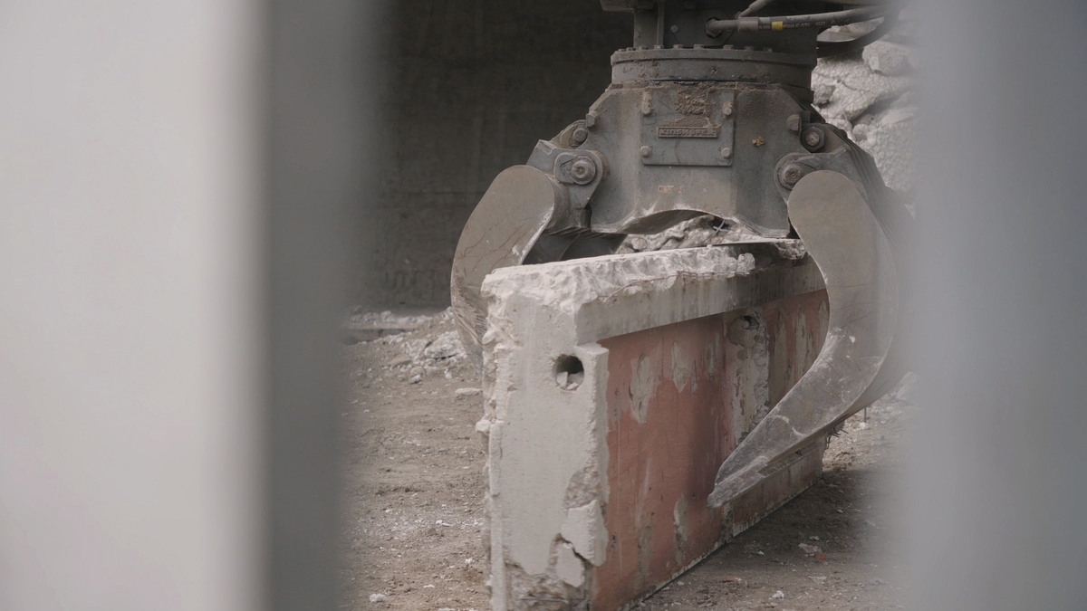 Power To Renovation F5 U H D 20 En.mov 001200.572