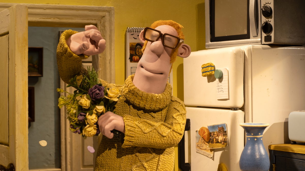 Shaun The Sheep The Beast Of Mossy Bottom Stills Press Photos 4530X2548 S T S B E A S T E P Plus 030 03000 Farmer Rubbing Flower Jpg